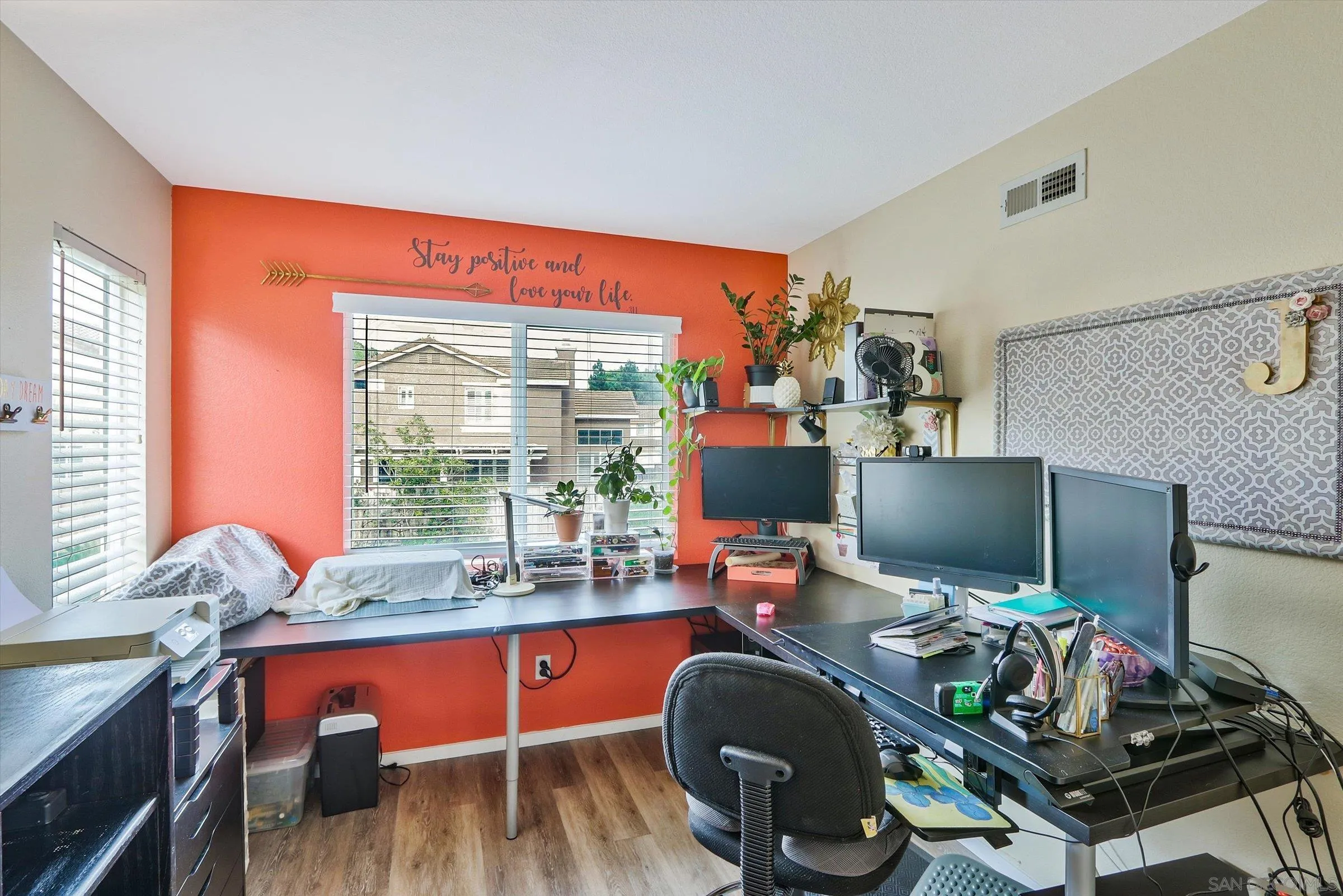 https://cdn.realtyfeed.com/cdn/127/250037641/54361f63b550054e70220af770f9ddfc.webp