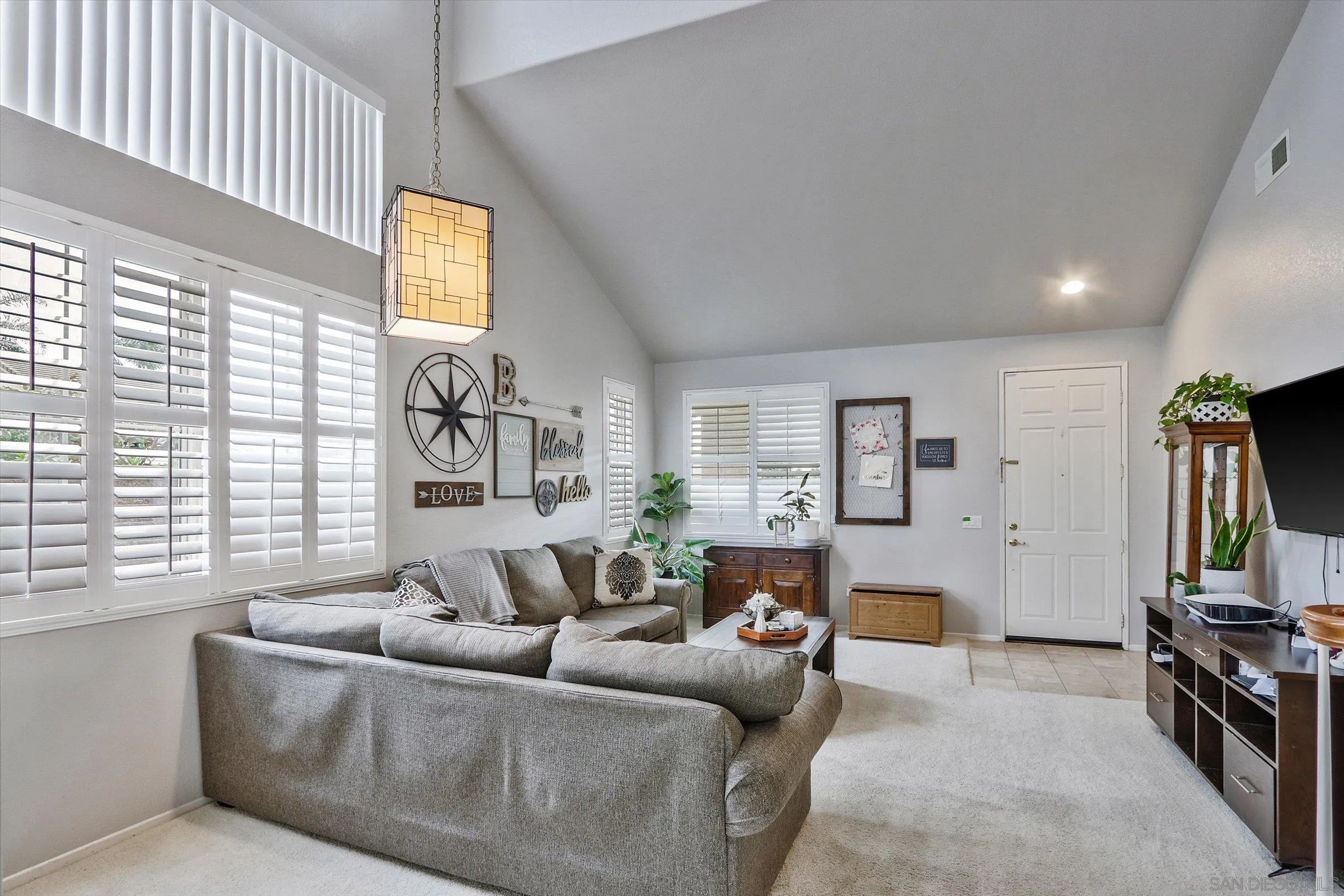 https://cdn.realtyfeed.com/cdn/127/250037641/80c6b5b0cbc2e216fa1d81c265bd8118.webp