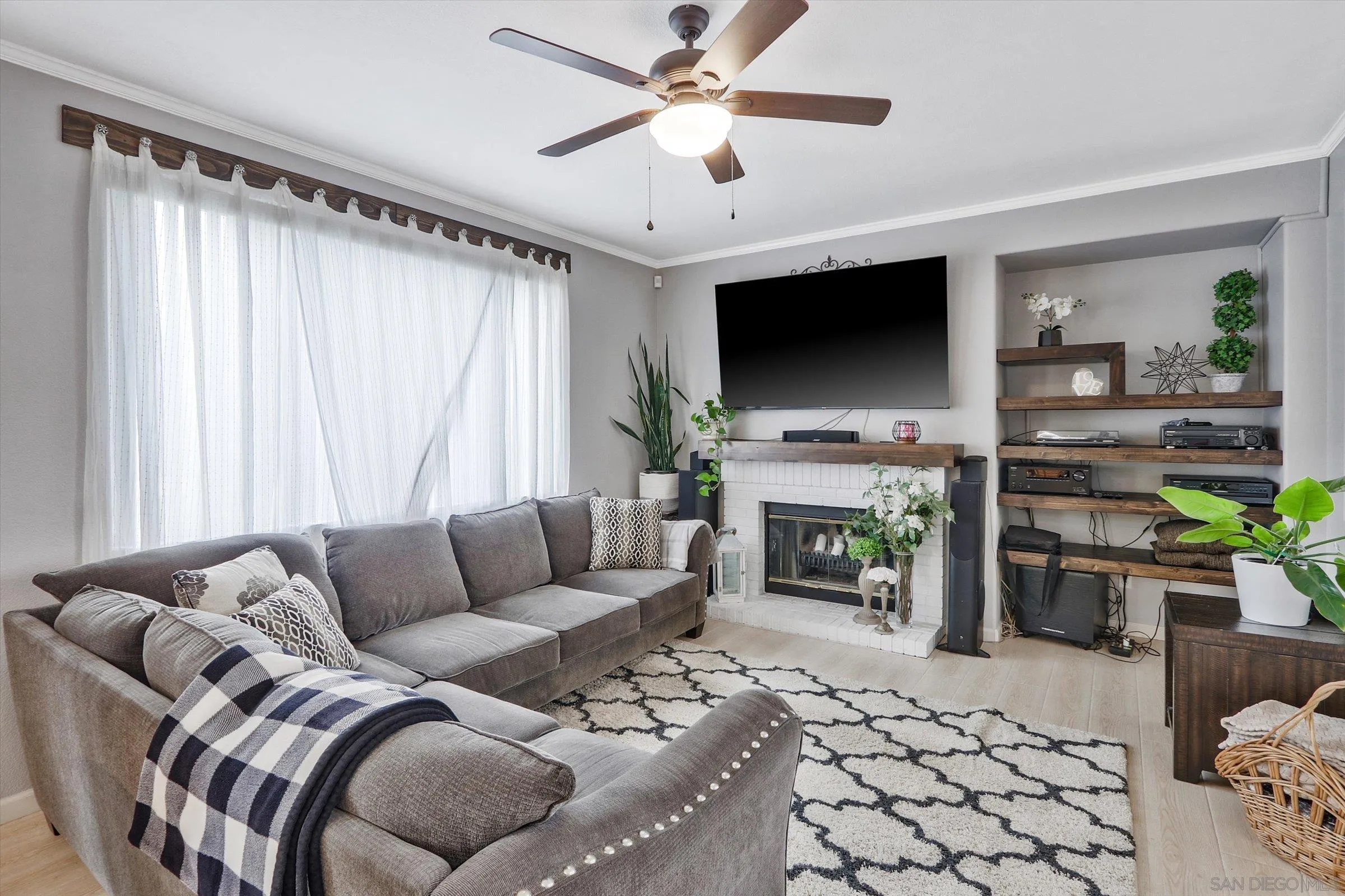 https://cdn.realtyfeed.com/cdn/127/250037641/9e9ba7302a8a572a7eeab01139376f07.webp