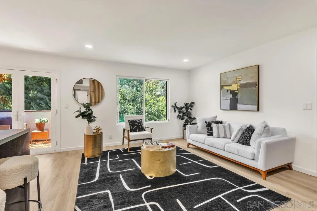 https://cdn.realtyfeed.com/cdn/127/250037642/160686fe1899aa2670e4886fbd9be7c6.webp