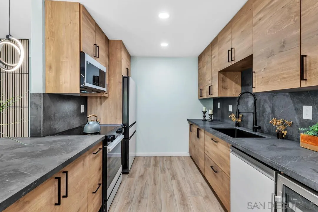 Photo #6: 250037642 Listing 