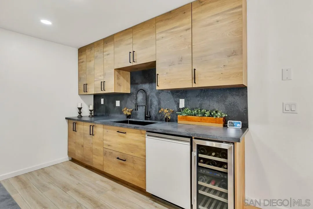 https://cdn.realtyfeed.com/cdn/127/250037642/28de43d2c2ae118346fccdc9321dcf92.webp