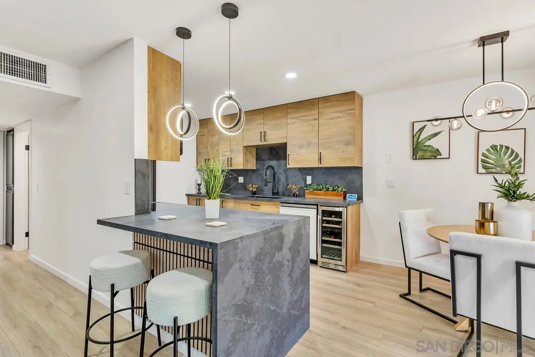 https://cdn.realtyfeed.com/cdn/127/250037642/a982916379a58cd636301ca0d6c309c0.webp