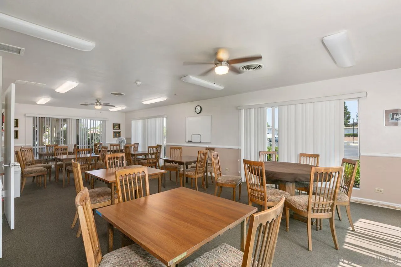 https://cdn.realtyfeed.com/cdn/127/250037644/2622b0d314fd859c5c63fe3fb132f306.webp