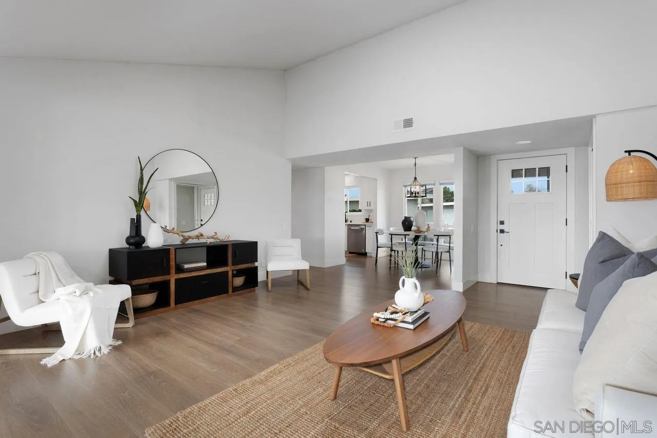 https://cdn.realtyfeed.com/cdn/127/250037644/742446bb4b9f09c5b8c17701c7ae5a82.webp