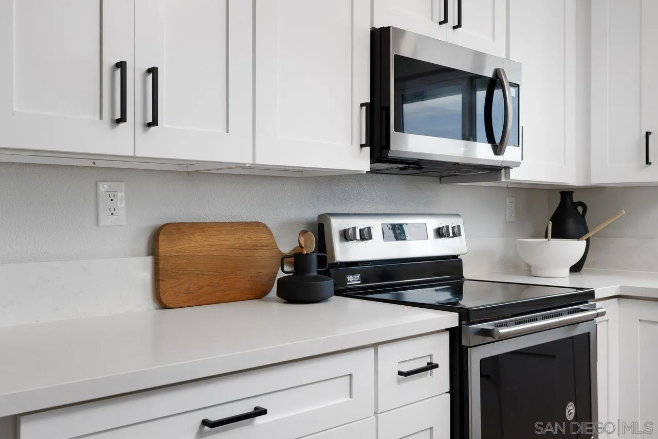 https://cdn.realtyfeed.com/cdn/127/250037644/de66419ca52839de91253b5401b7d1e2.webp