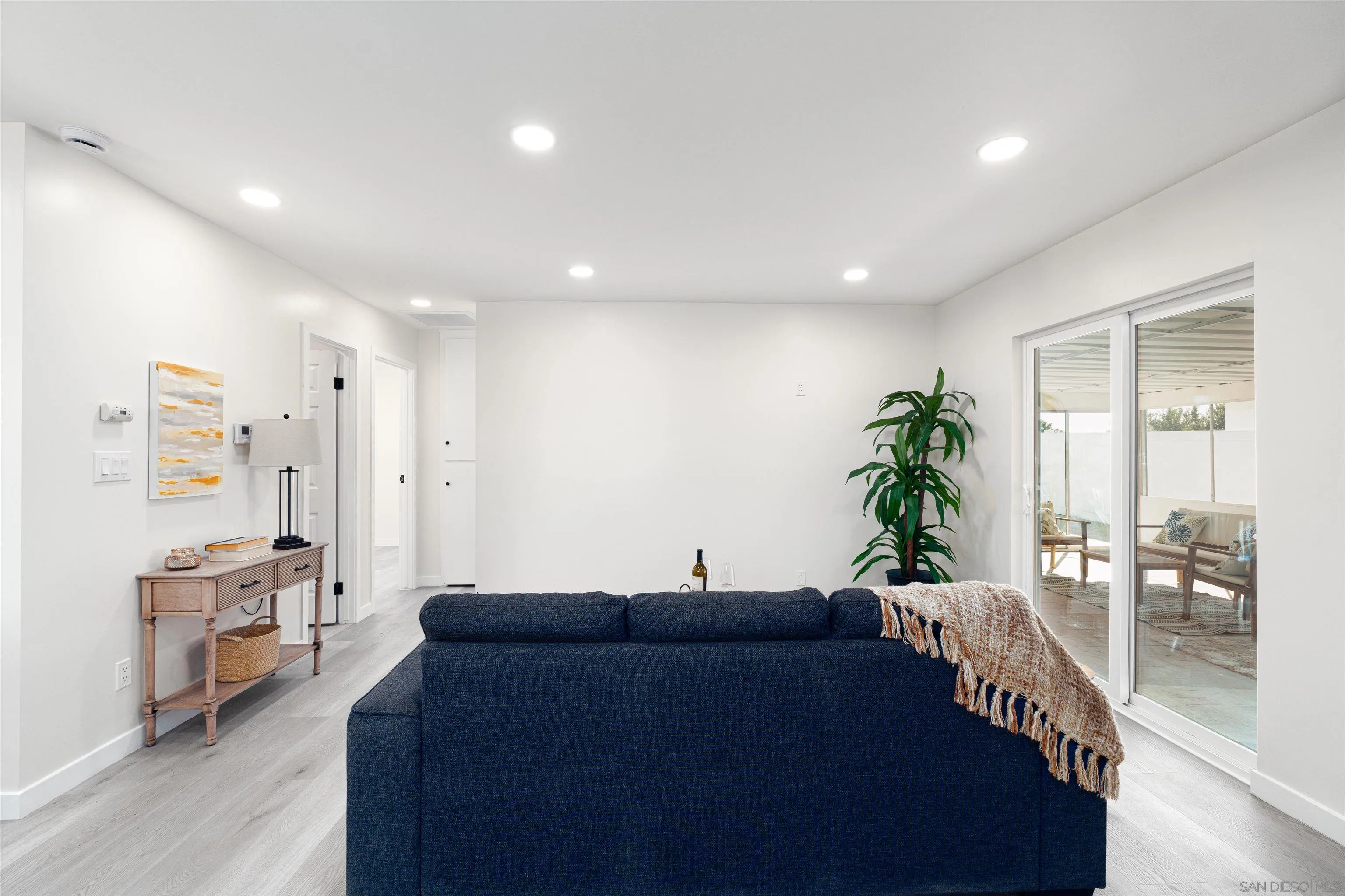 https://cdn.realtyfeed.com/cdn/127/250037649/323c5e836ef24e924843b7ea8bc8b0dd.webp
