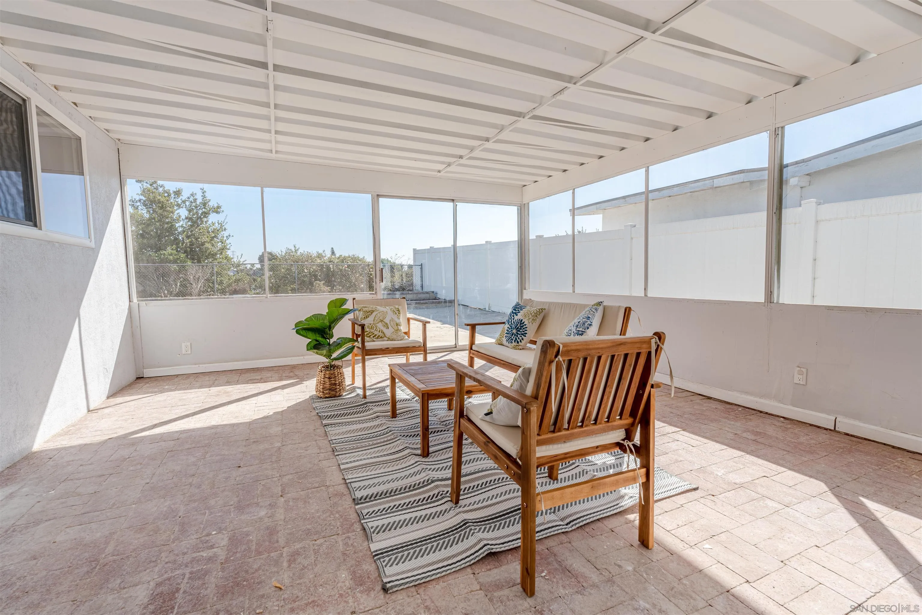 https://cdn.realtyfeed.com/cdn/127/250037649/5026cf48c9e84d730d9be377b6c65d83.webp