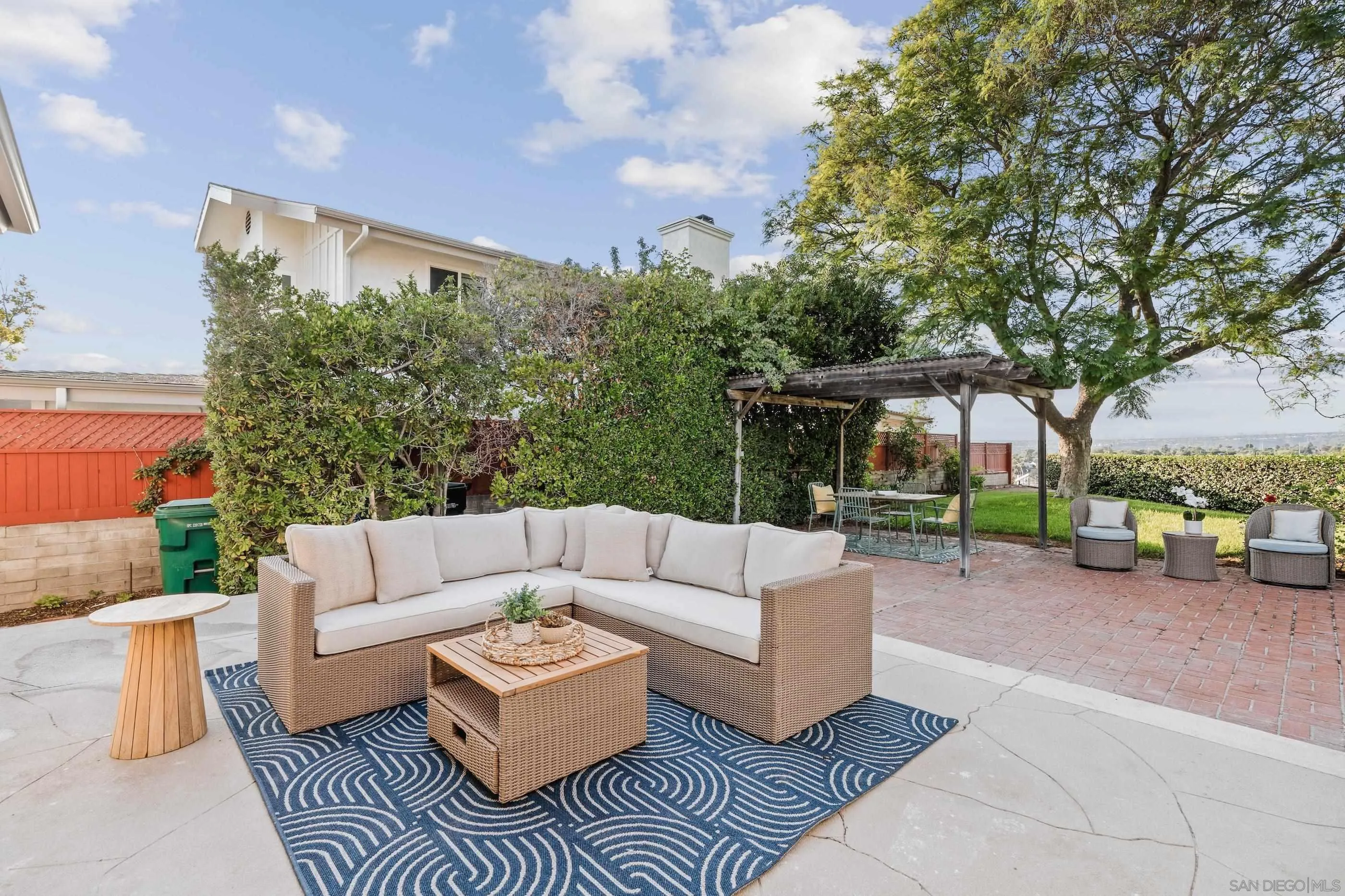 https://cdn.realtyfeed.com/cdn/127/250037653/03b034cfa038afa13771362ee6ec4c66.webp