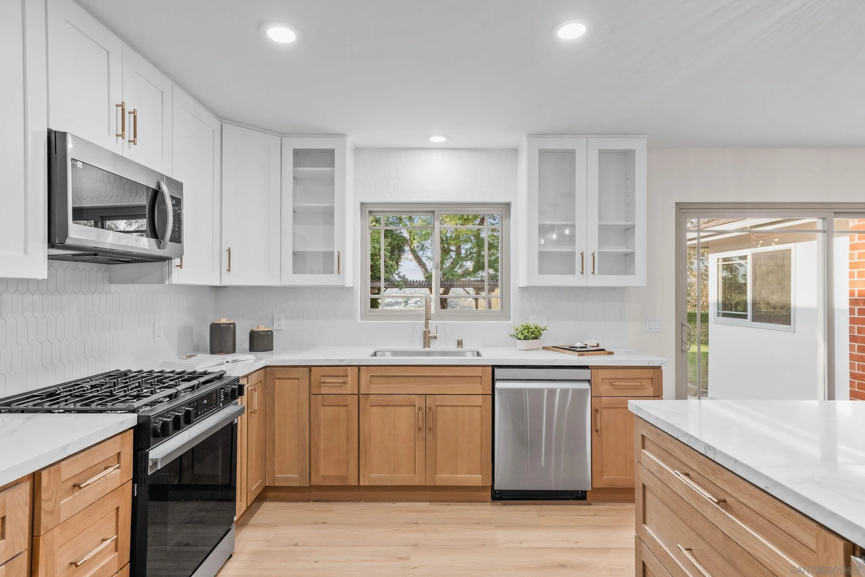 https://cdn.realtyfeed.com/cdn/127/250037653/0999d5fc38ee333a3e2dc4eb0b20163d.webp