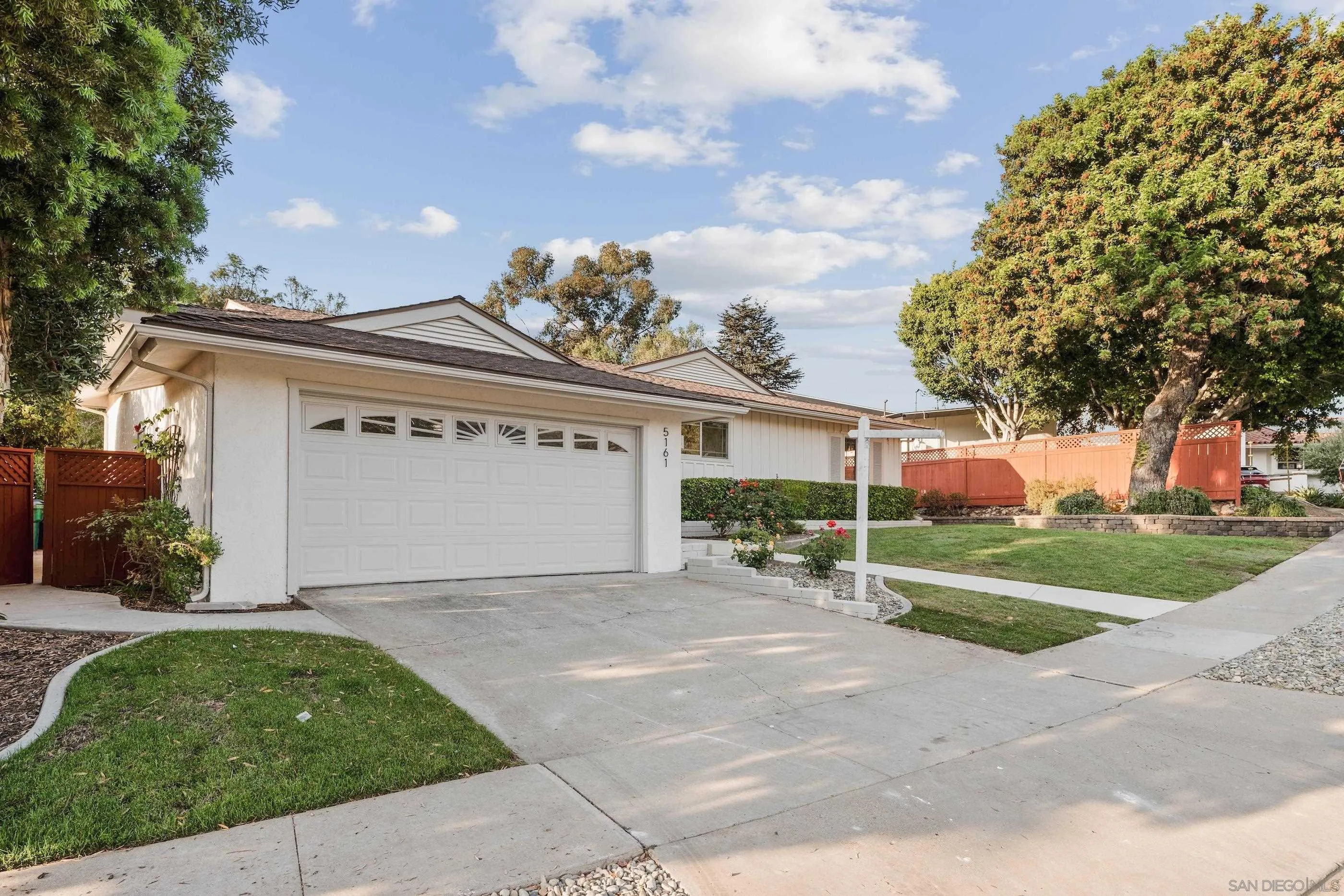 https://cdn.realtyfeed.com/cdn/127/250037653/39195fee0c625a0b0bad998688215f43.webp