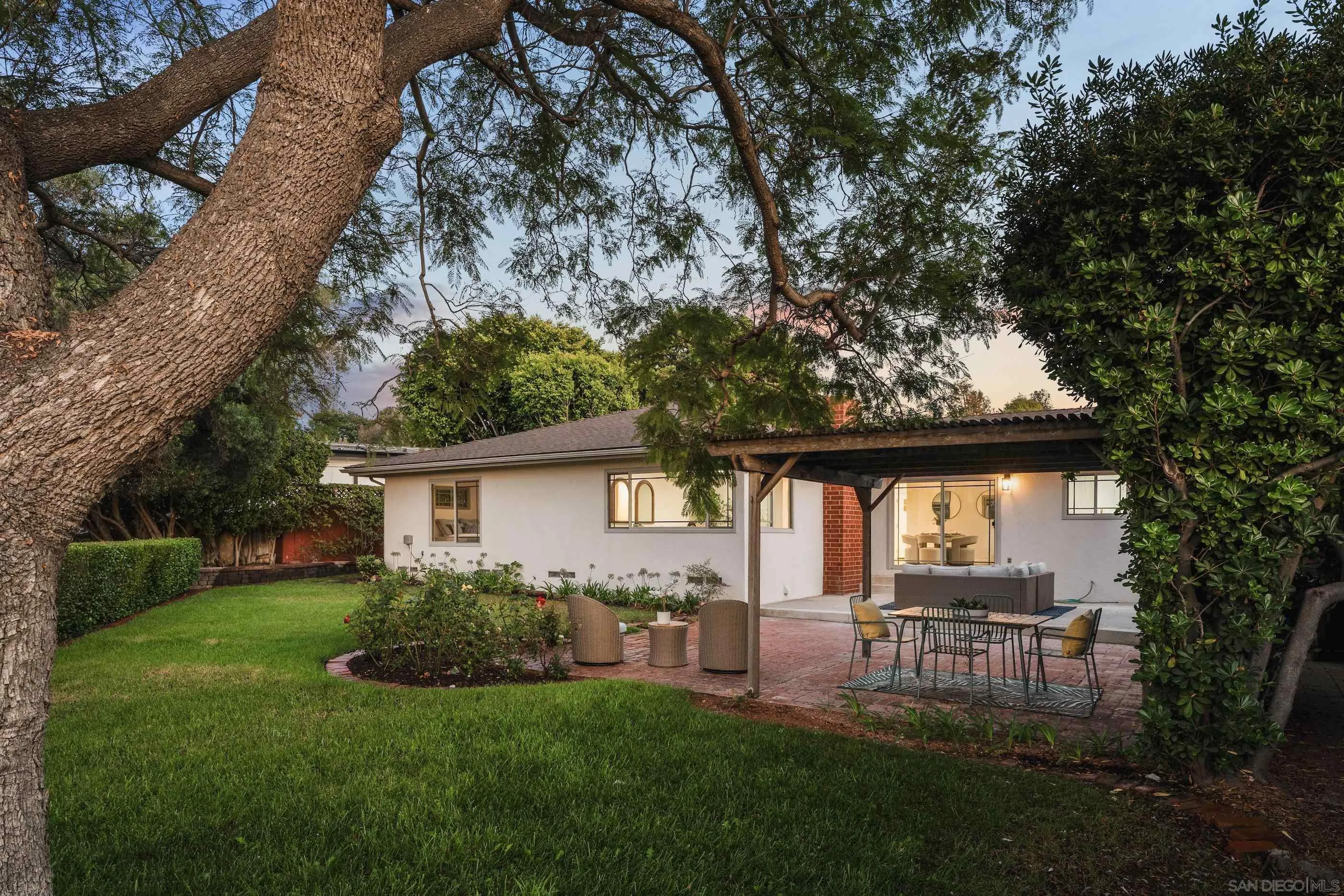 https://cdn.realtyfeed.com/cdn/127/250037653/419319a923001f83e8c4230a51db23ed.webp