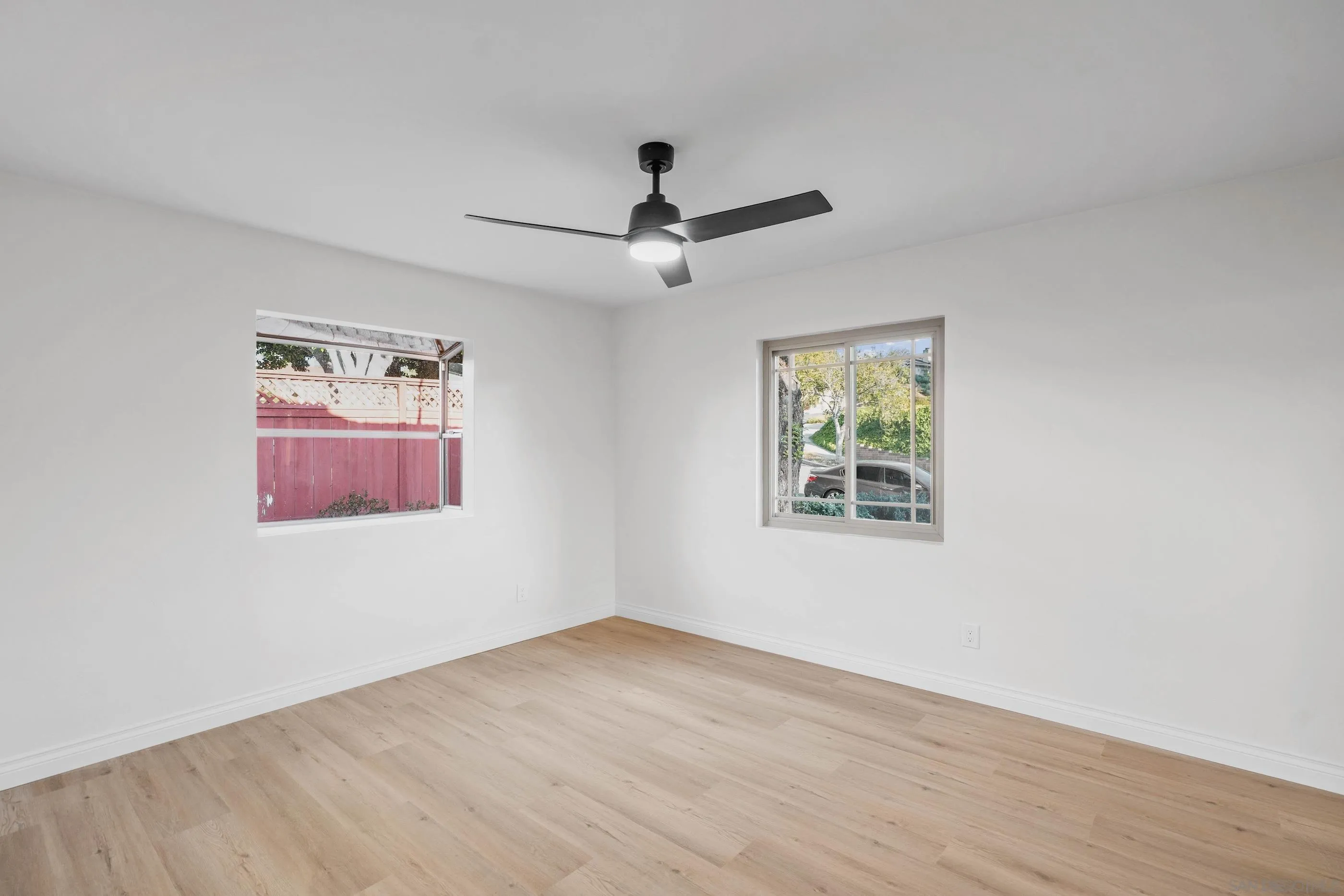 https://cdn.realtyfeed.com/cdn/127/250037653/b8f0082a9d0741742142f1b053eca7c9.webp