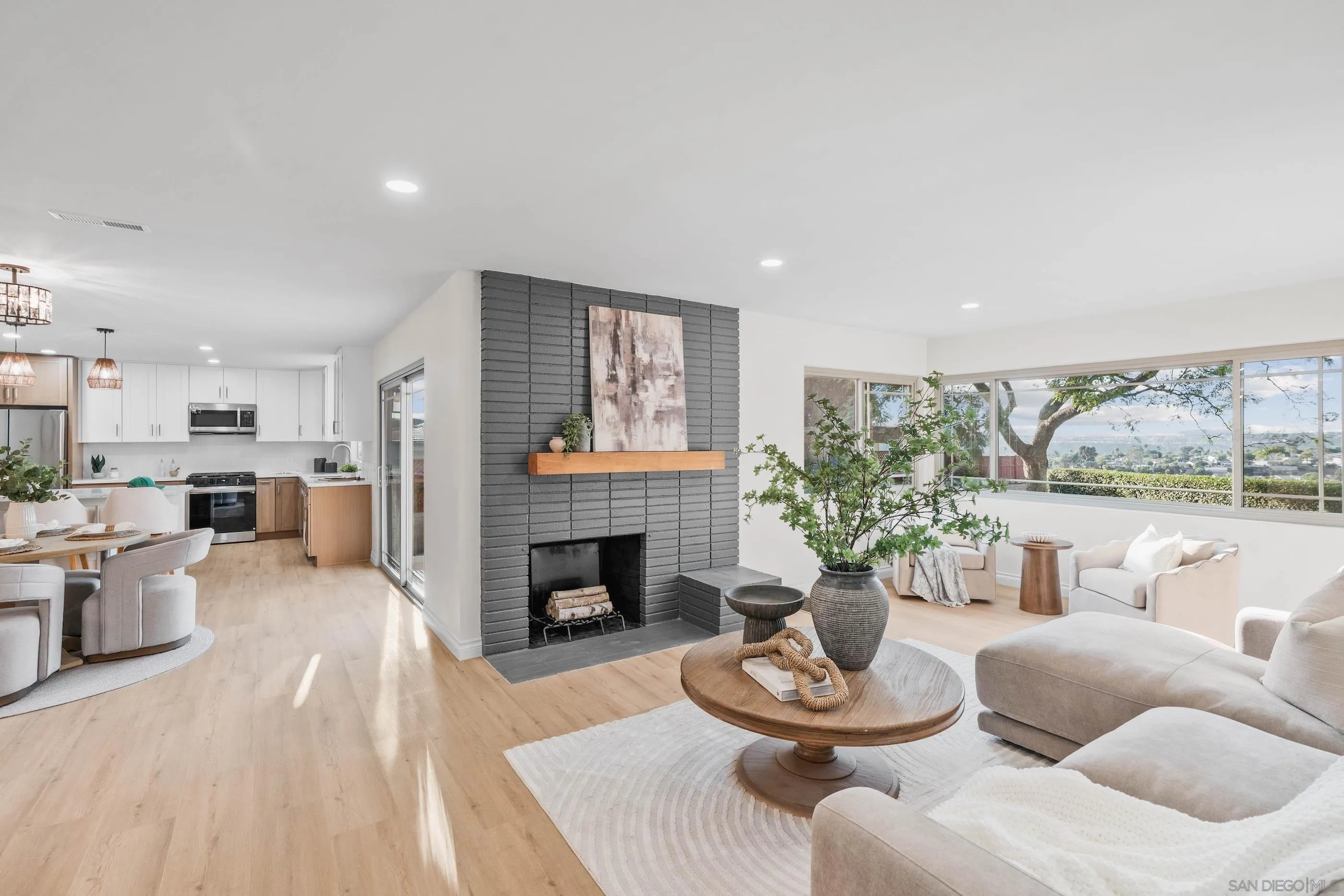 https://cdn.realtyfeed.com/cdn/127/250037653/c5486e6df4e6be7c76d02a8636dfec68.webp