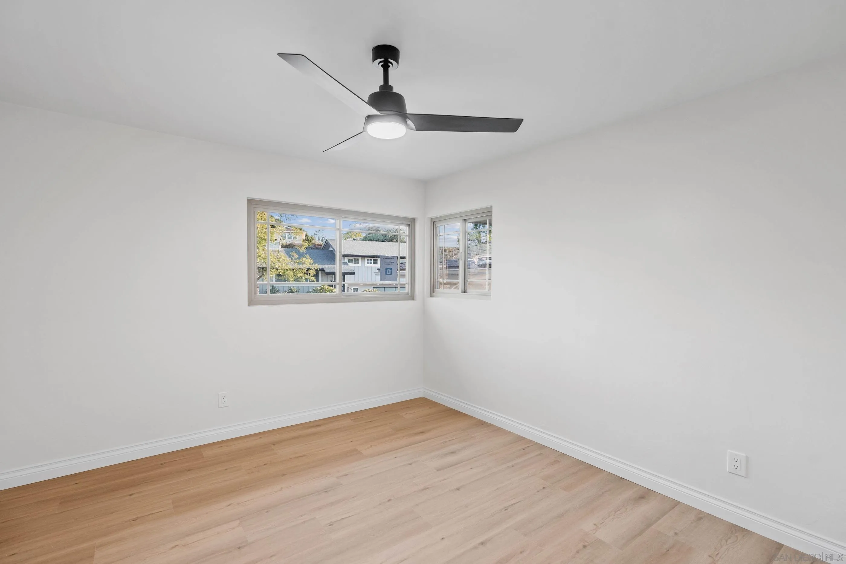 https://cdn.realtyfeed.com/cdn/127/250037653/fc65812acc6ed2c0c1bbe458656ca3b0.webp