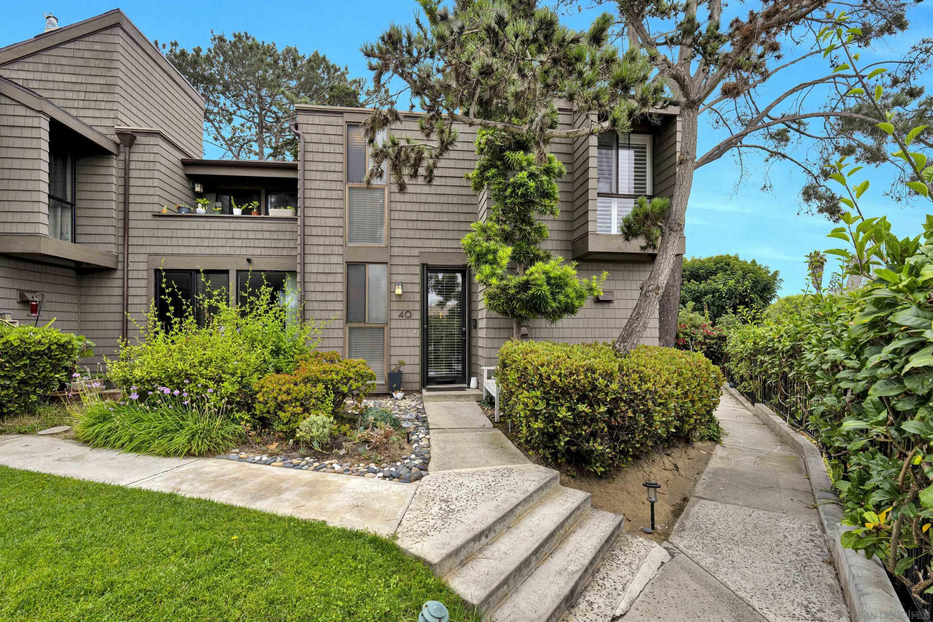Photo #2: 250037654 Listing 