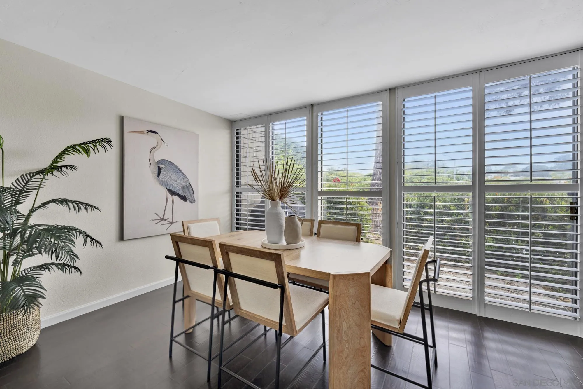 https://cdn.realtyfeed.com/cdn/127/250037654/5d619b1d633964cd159a20aa92ba5798.webp