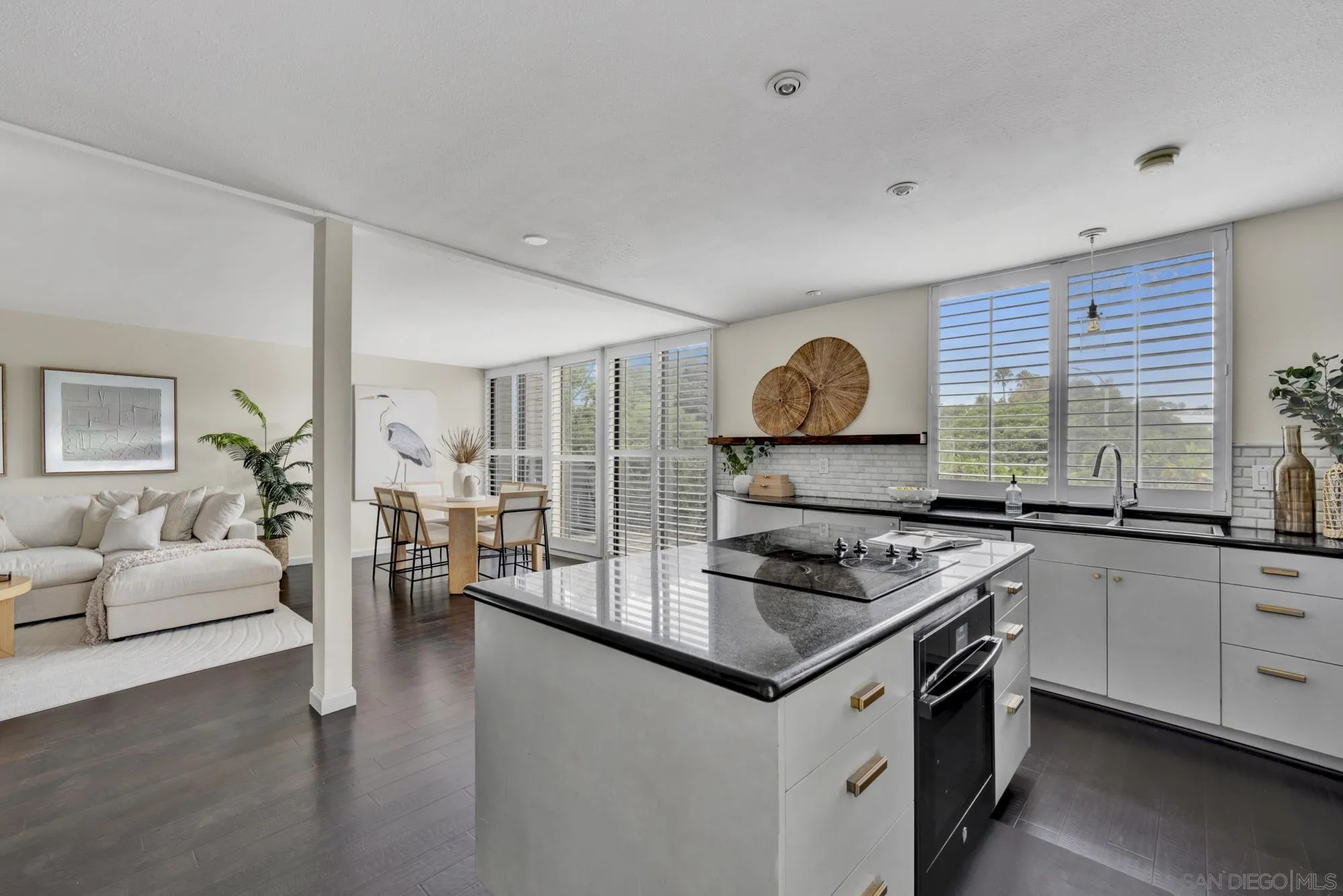 Photo #4: 250037654 Listing 