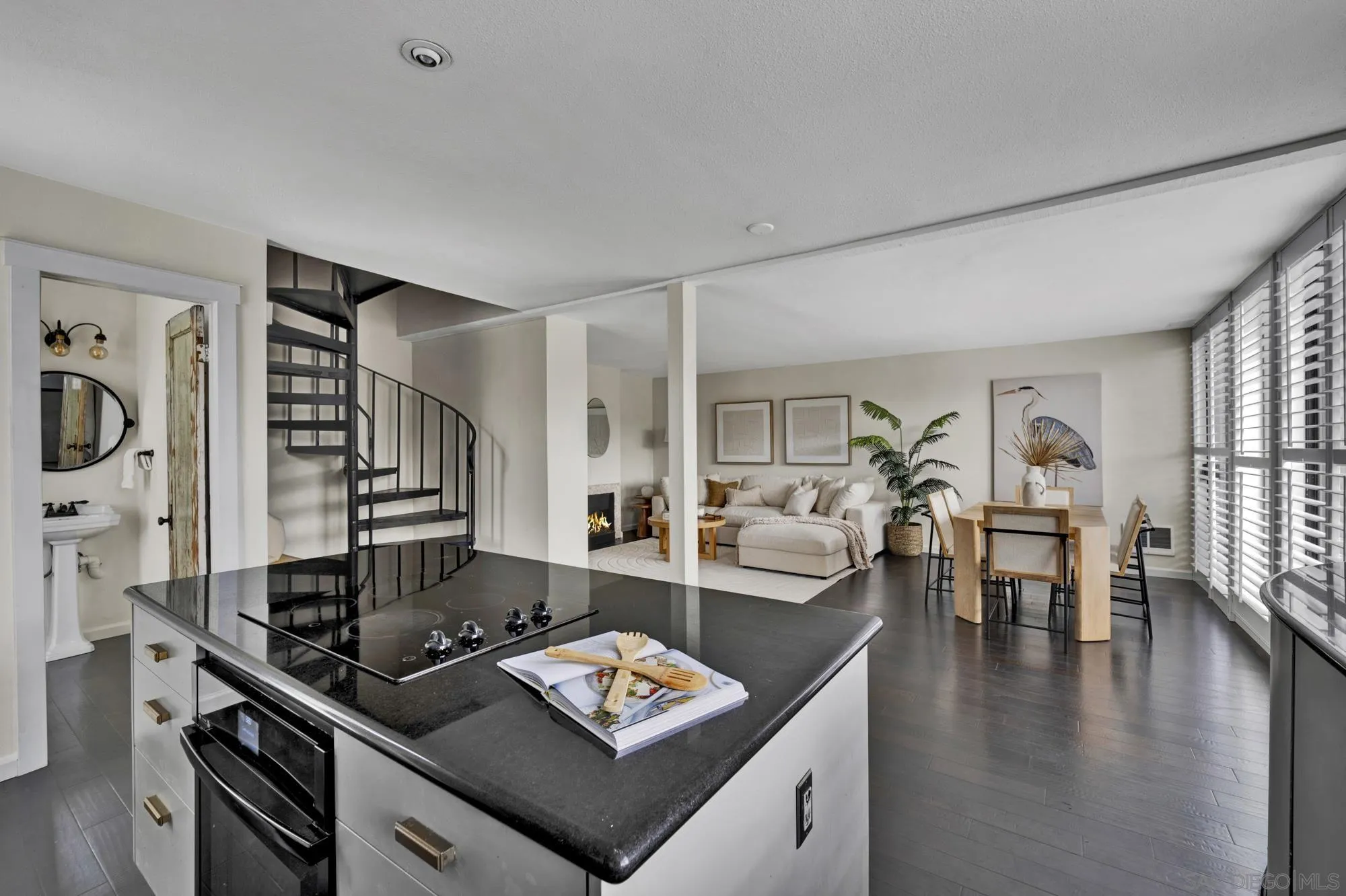 Photo #3: 250037654 Listing 