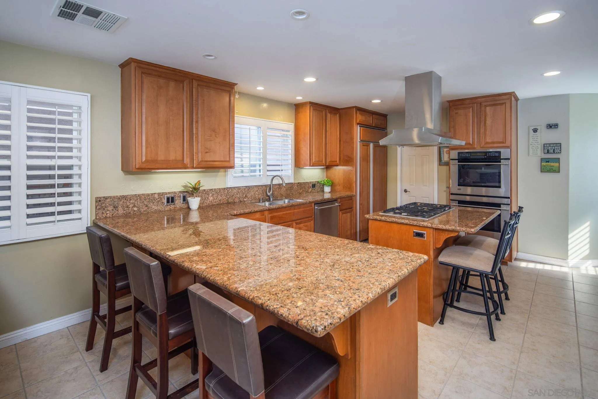 https://cdn.realtyfeed.com/cdn/127/250037655/689953646b4836ad817d5ad7c4f80d2c.webp