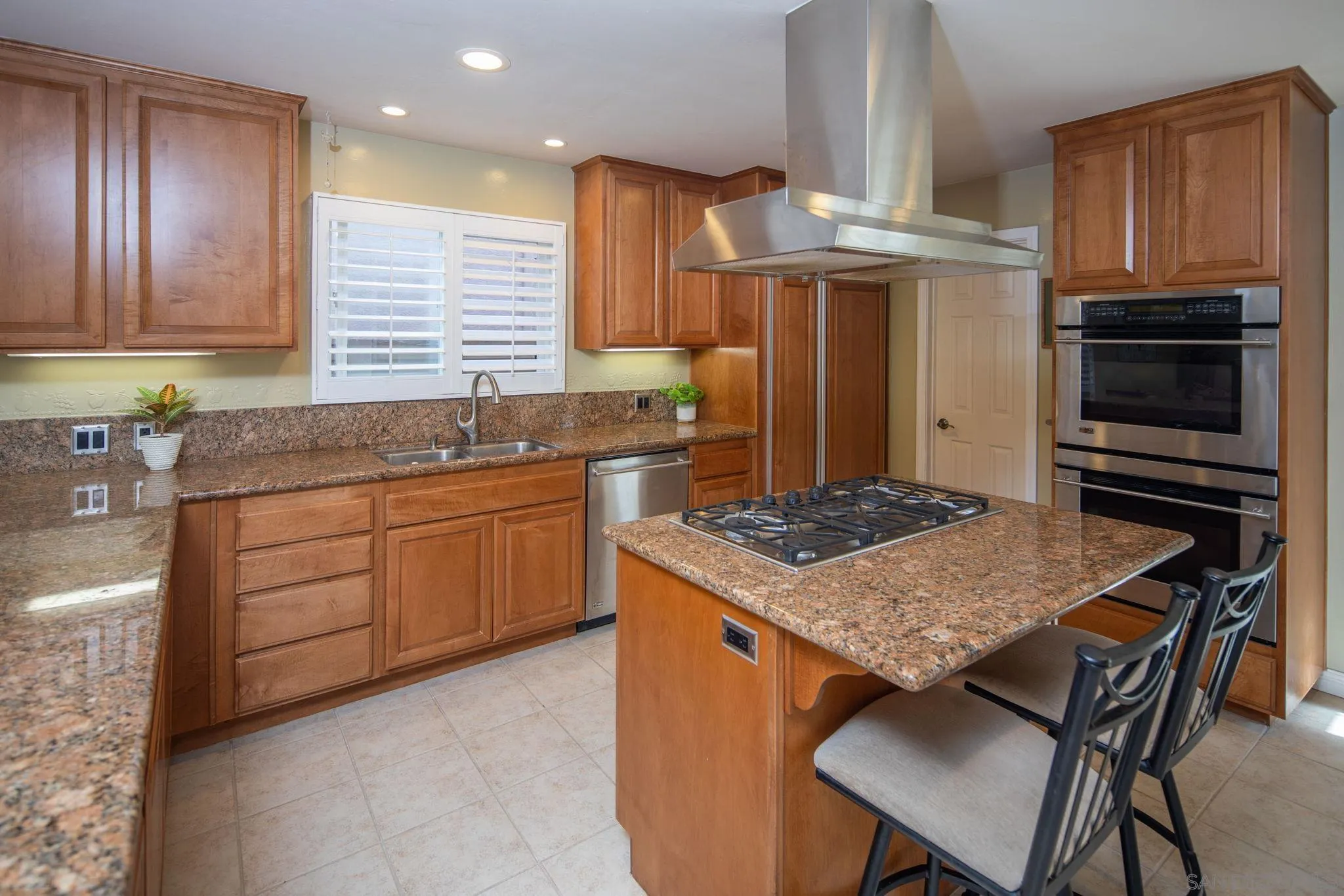 https://cdn.realtyfeed.com/cdn/127/250037655/7bed54227adb68804fb48683e2638ae0.webp