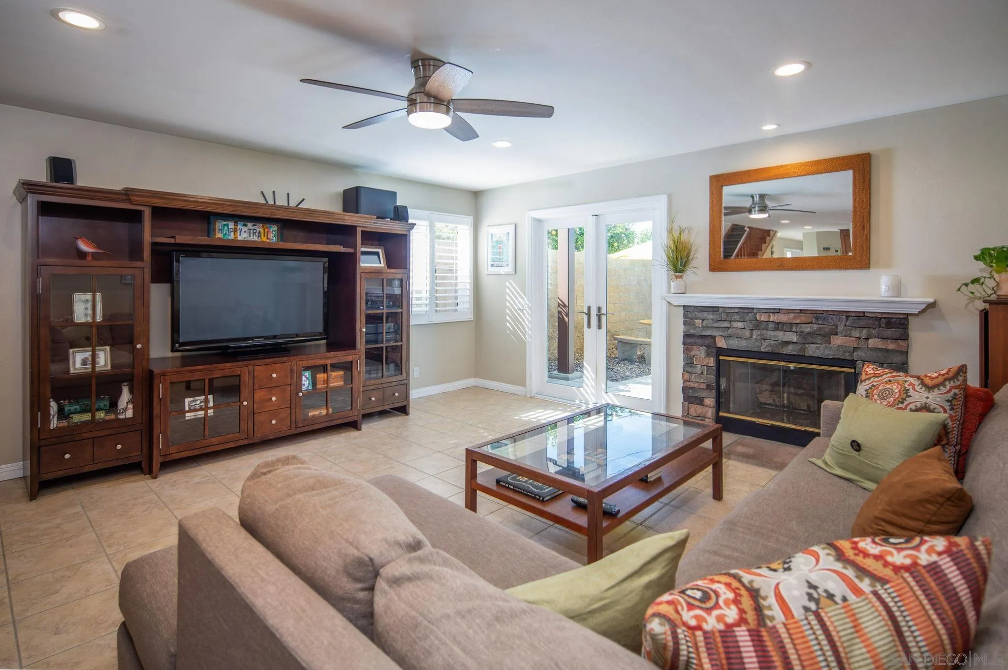 https://cdn.realtyfeed.com/cdn/127/250037655/7bfd8ee836e447a81c94fe477a89b32e.webp