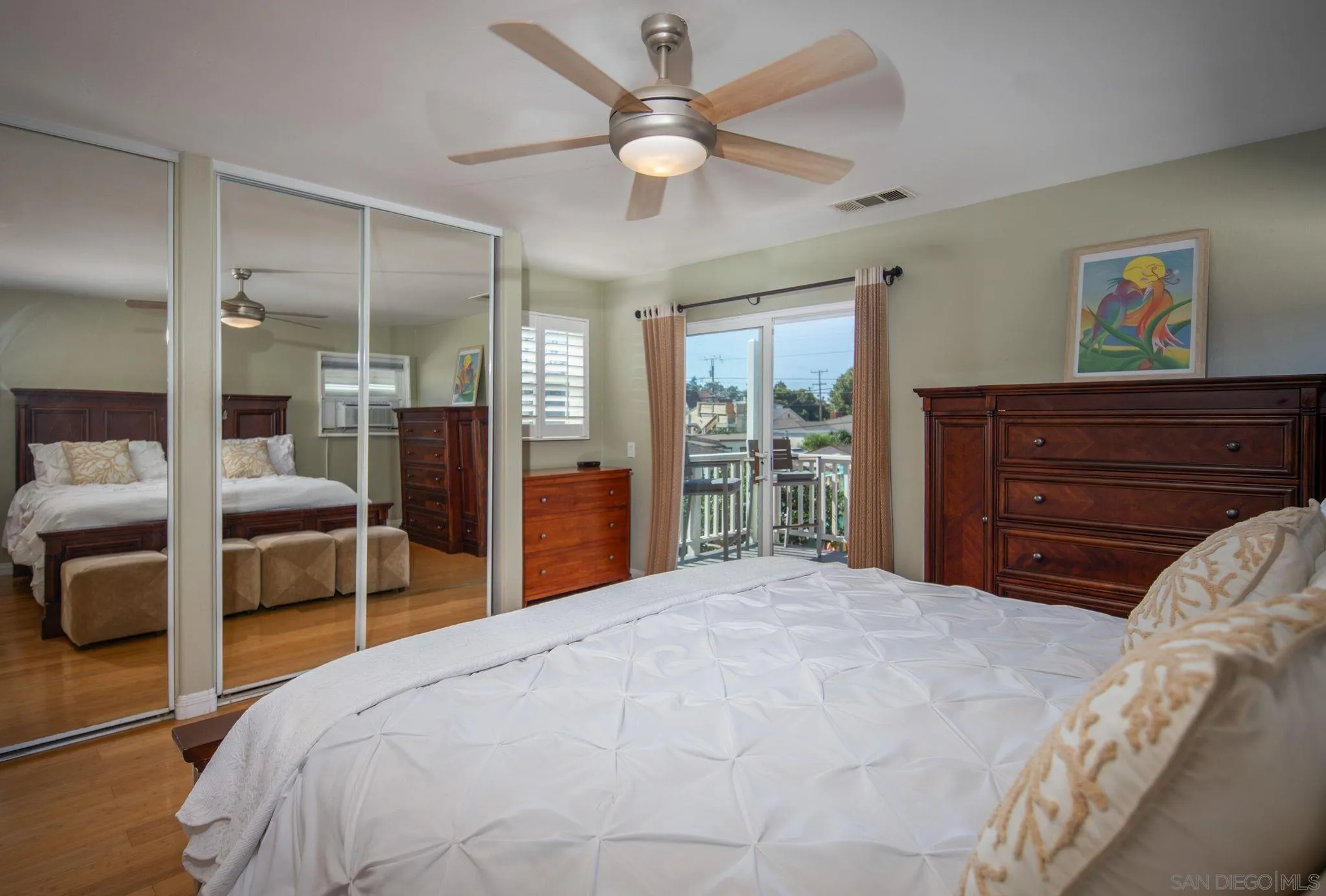 https://cdn.realtyfeed.com/cdn/127/250037655/808bc27284b2f730de4c2b0d697dda41.webp