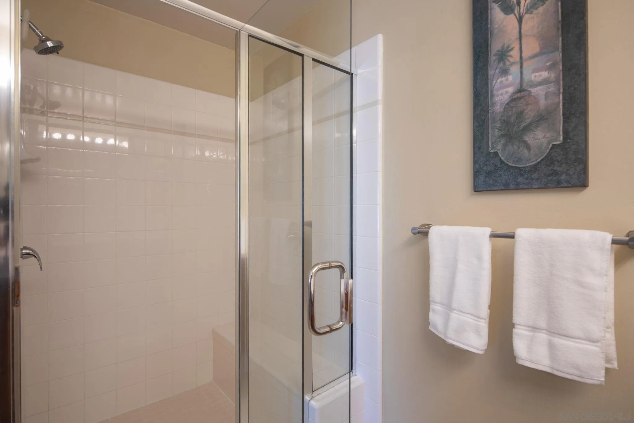 https://cdn.realtyfeed.com/cdn/127/250037655/cf8ef7399f1d05baa2ff55bbffab779a.webp