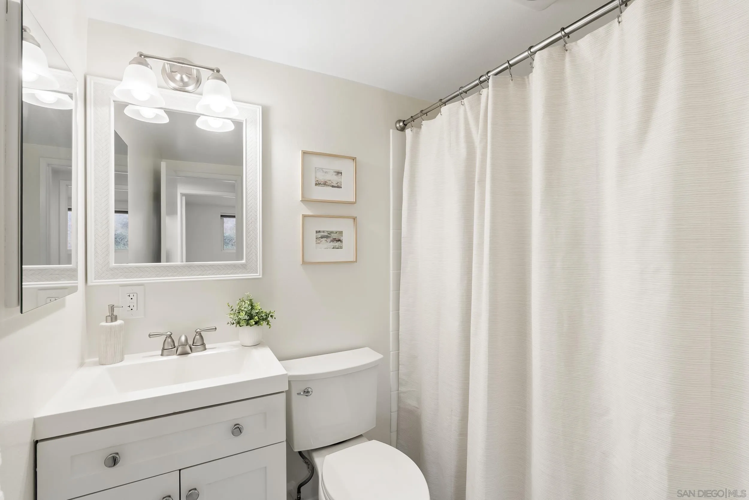 https://cdn.realtyfeed.com/cdn/127/250037656/7d1c97bc89b9a15164ac5d9d78a5e60d.webp