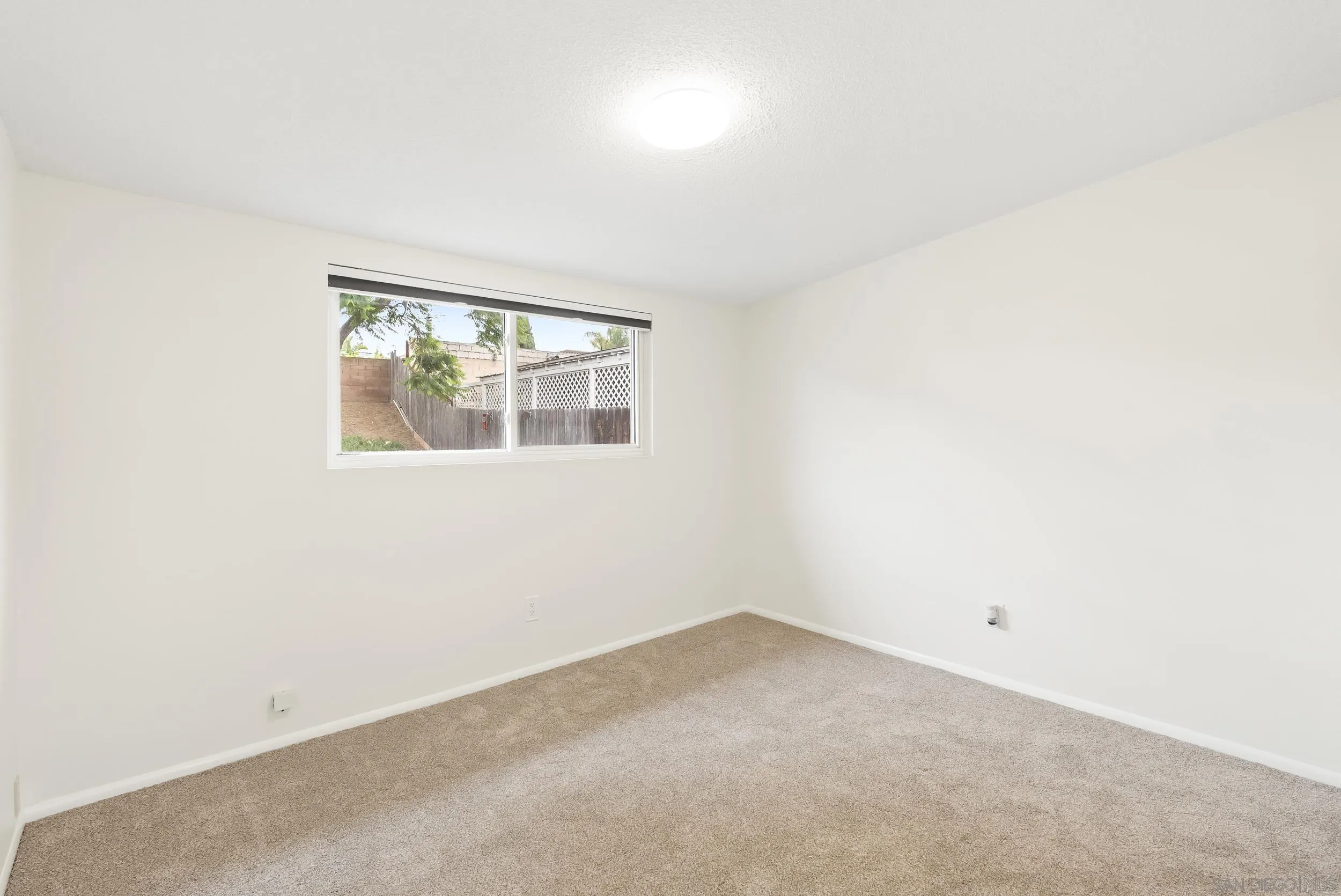 https://cdn.realtyfeed.com/cdn/127/250037656/a1405e10708820e3130a36cbb8e867b8.webp