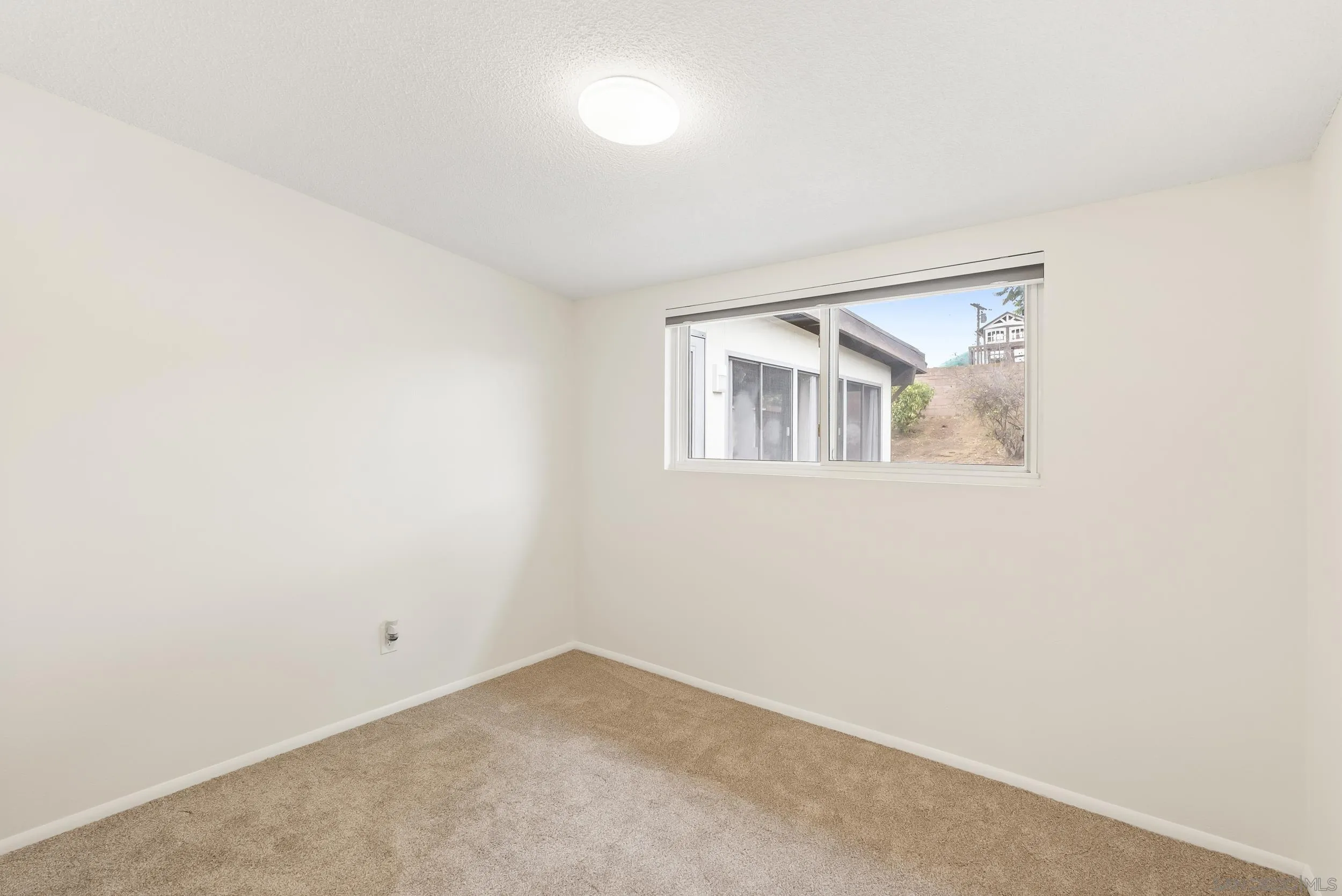 https://cdn.realtyfeed.com/cdn/127/250037656/de73d976ad17f336e94404324f0af387.webp