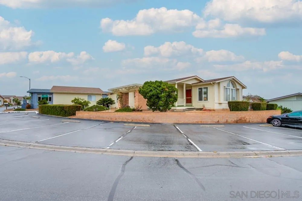 https://cdn.realtyfeed.com/cdn/127/250037657/364b1392e6ccb03a34ca37cf4256c550.webp