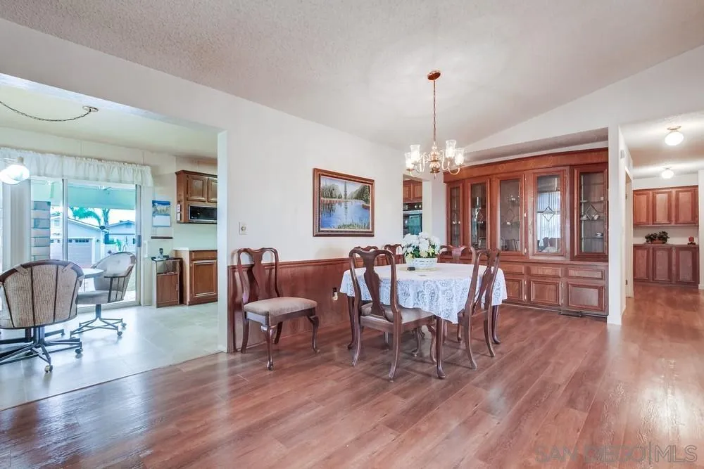 https://cdn.realtyfeed.com/cdn/127/250037657/588866bf352b0f53aaf09ff2bb93e3a7.webp