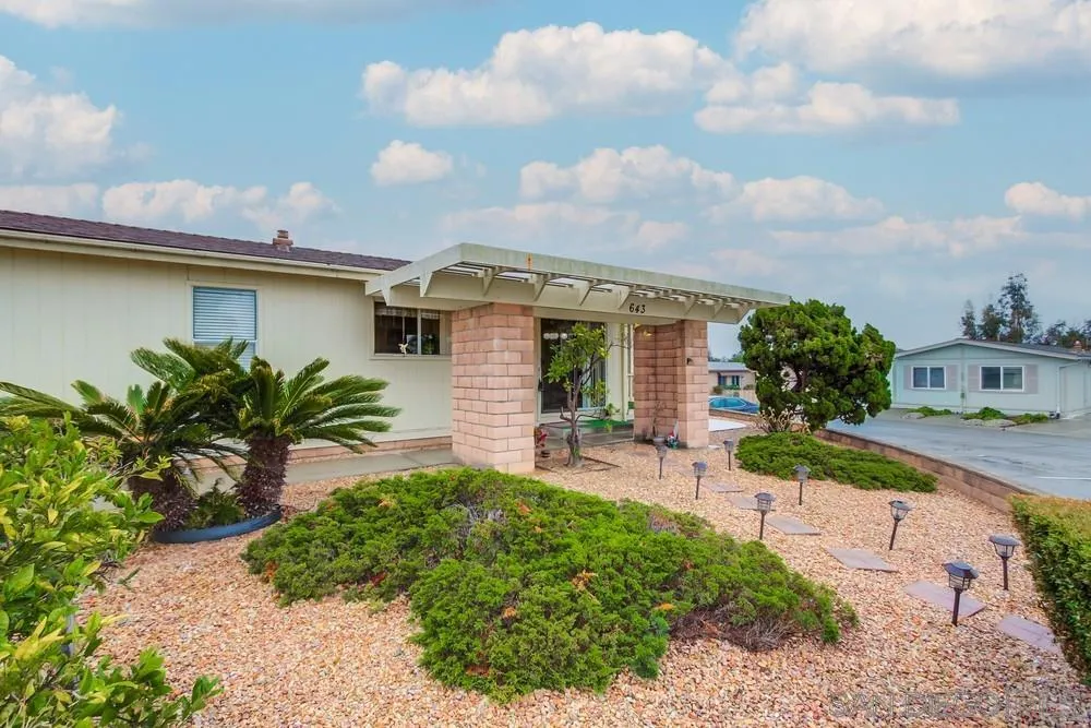 https://cdn.realtyfeed.com/cdn/127/250037657/596a9723033885d494d842108a11321e.webp