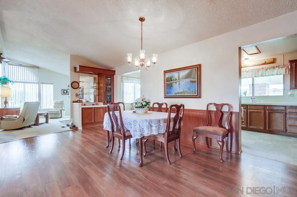 https://cdn.realtyfeed.com/cdn/127/250037657/a11b8a06af89b3ba7dc939e3a6e57044.webp
