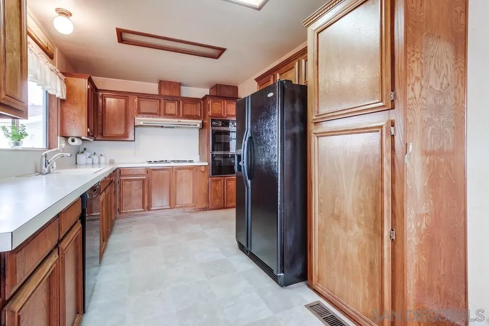 https://cdn.realtyfeed.com/cdn/127/250037657/adc7780b839d8e631e7fa437fe83e8e6.webp