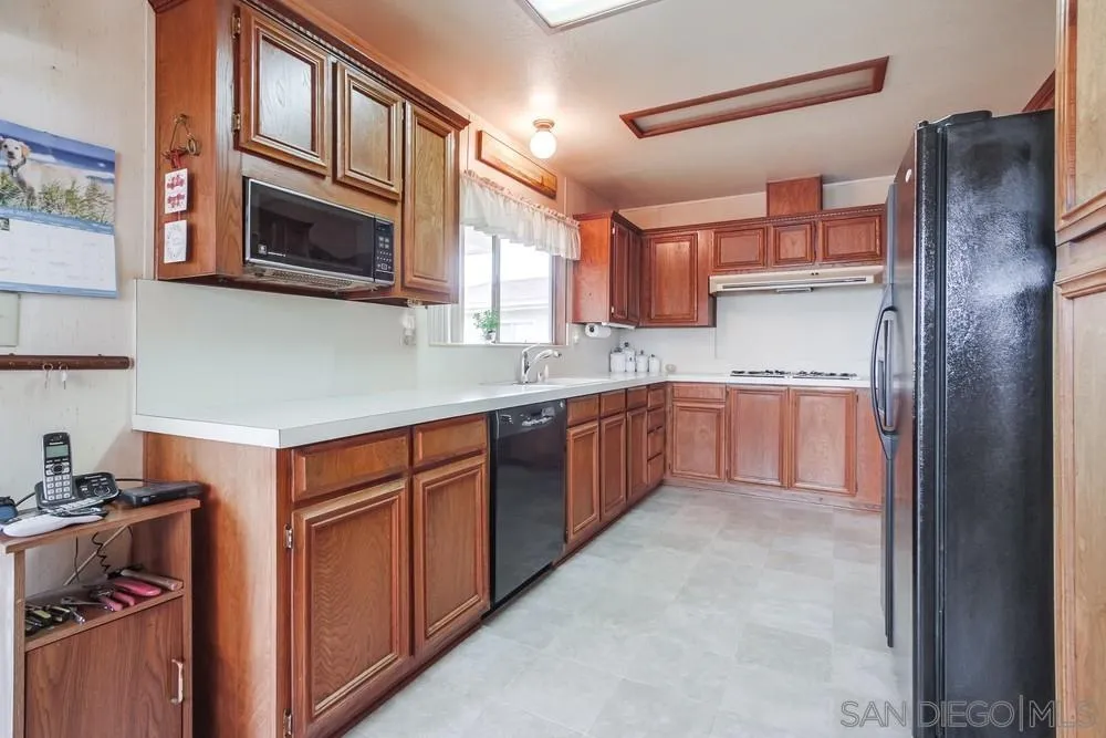 https://cdn.realtyfeed.com/cdn/127/250037657/e7aed8109f3d15a76d9b35ddb5a262ea.webp
