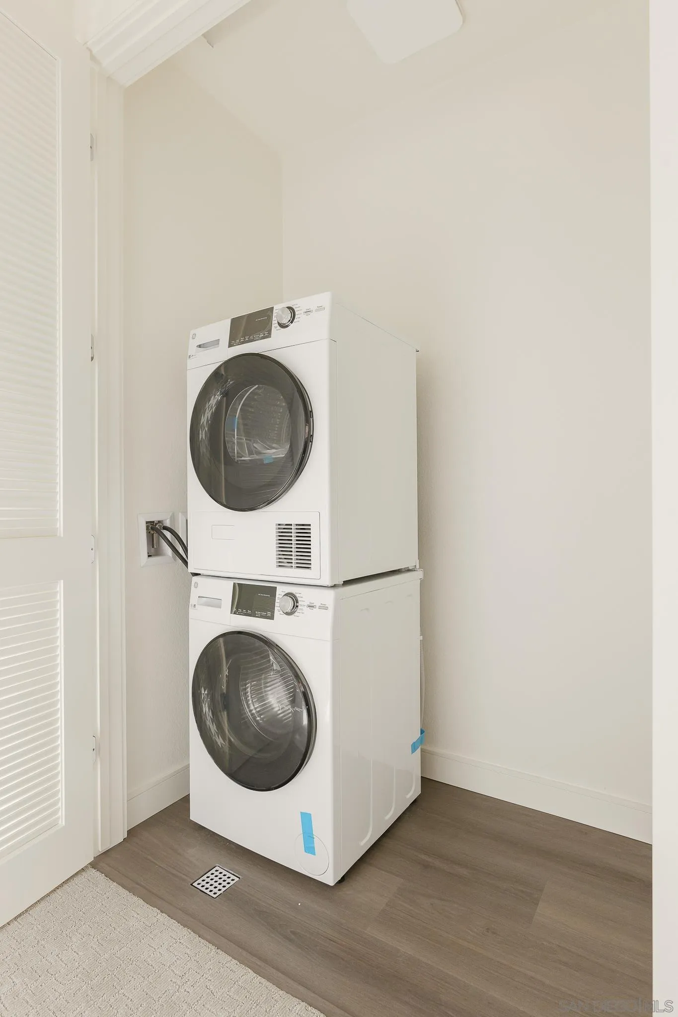 https://cdn.realtyfeed.com/cdn/127/250037660/49b8cc7ea5977b424f7b7f6f06b6d795.webp