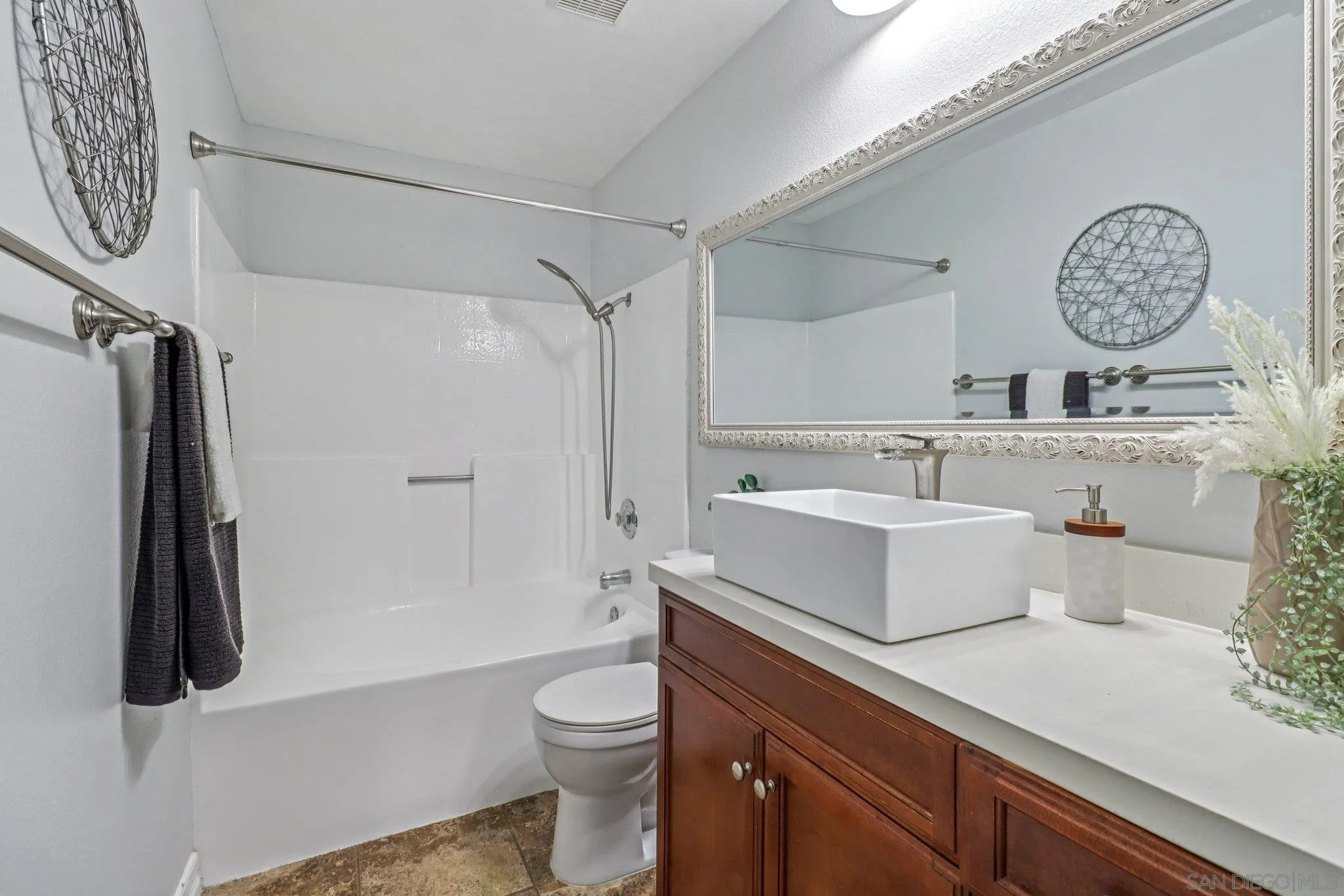 Photo #23: 250037661 Listing: Photo #23