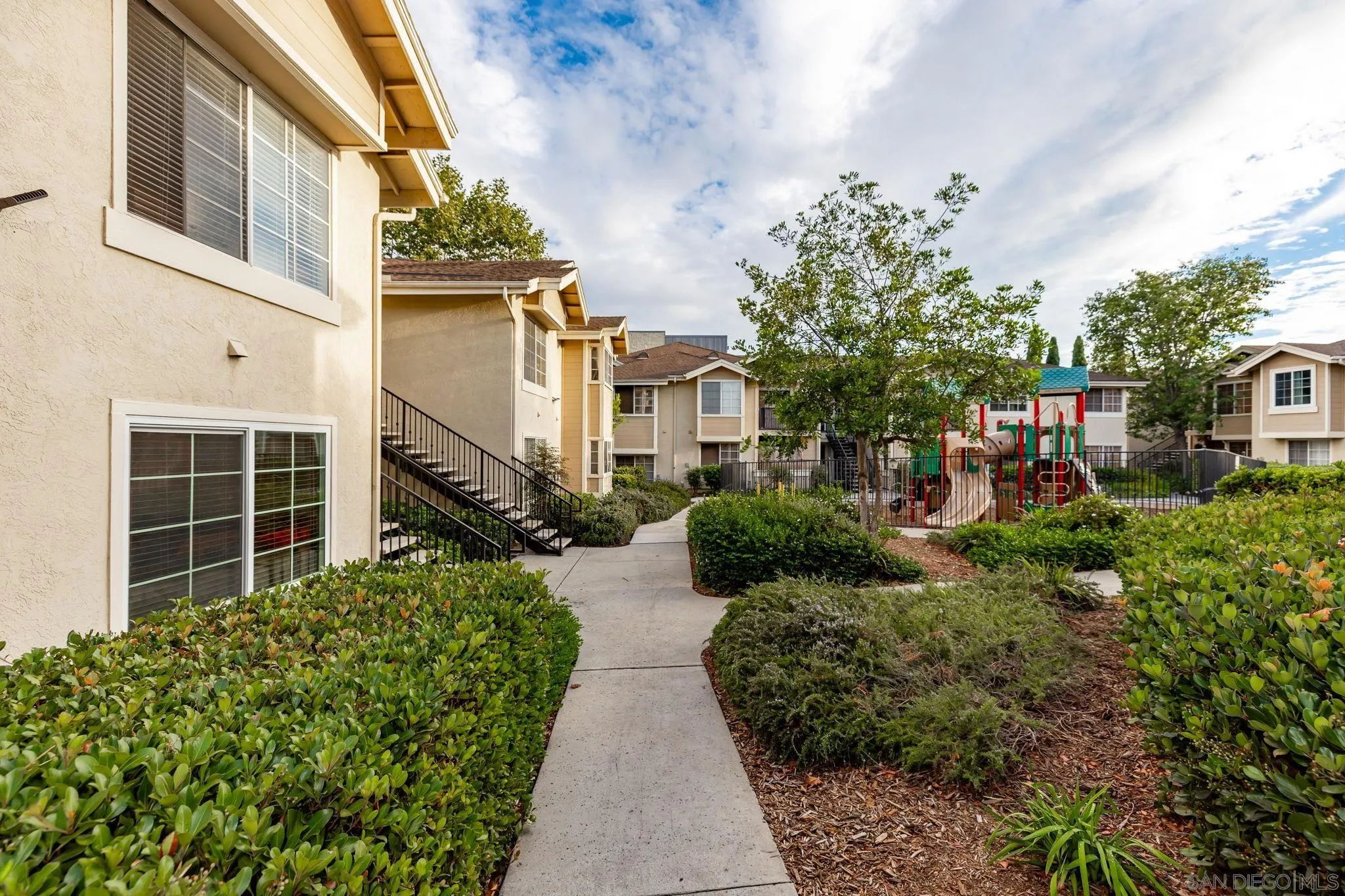 https://cdn.realtyfeed.com/cdn/127/250037662/513f8a6b894ae0866012bc3932e69948.webp