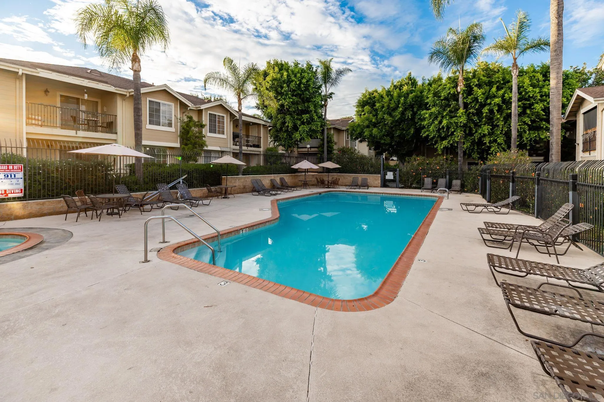 https://cdn.realtyfeed.com/cdn/127/250037662/b4089d4e0b10866dfbbd6cd636547135.webp