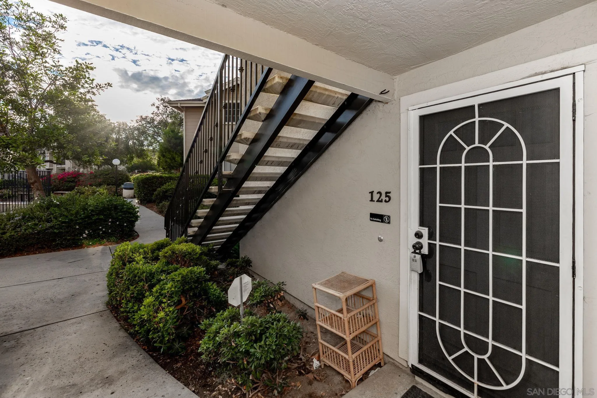 https://cdn.realtyfeed.com/cdn/127/250037662/ee2e648c6ec4f5327b83fc54adc36b3b.webp