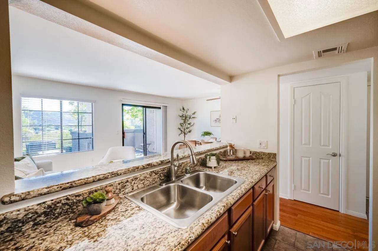https://cdn.realtyfeed.com/cdn/127/250037664/af498c4793cb357e0d9f6285e9455d22.webp
