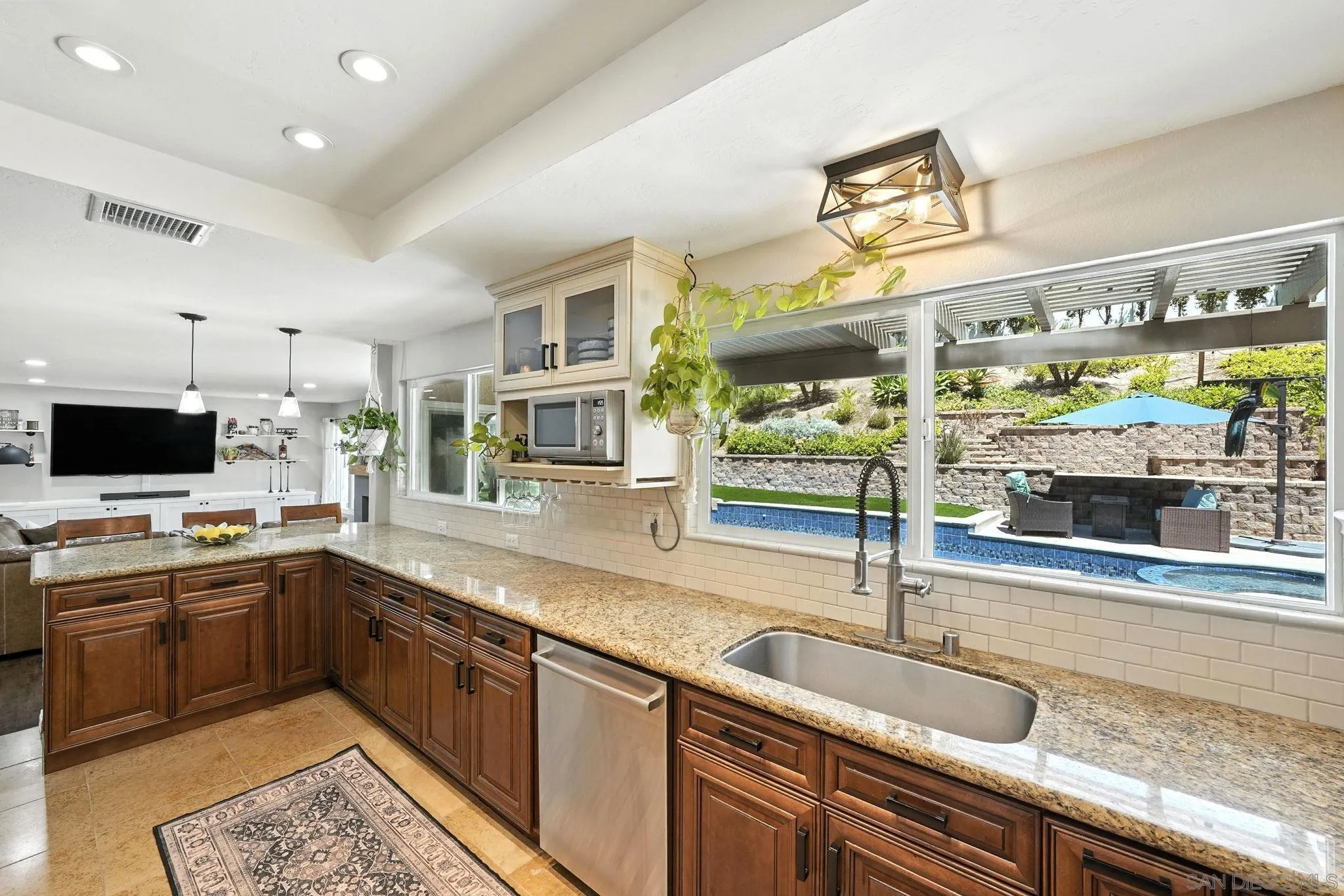https://cdn.realtyfeed.com/cdn/127/250037665/1ddfae2d2a09b6a67820b3b5c2ec9450.webp