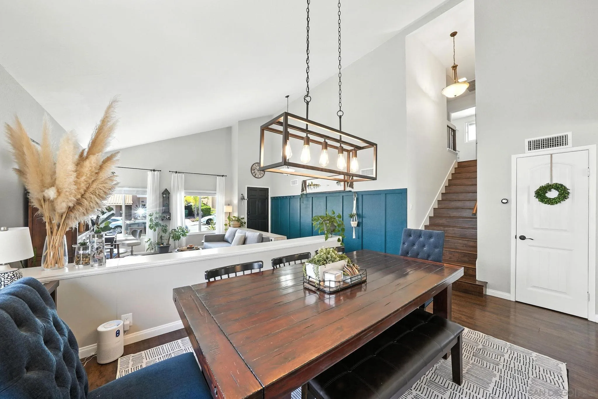 https://cdn.realtyfeed.com/cdn/127/250037665/7a4d24d2acf0a8a34e616cb23a1f7dc7.webp