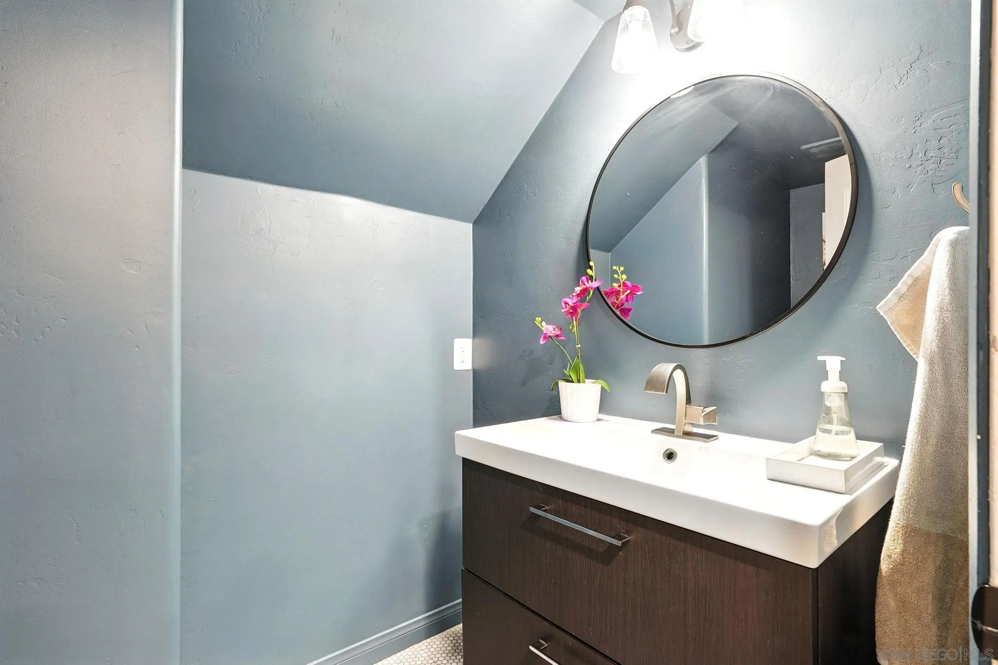 https://cdn.realtyfeed.com/cdn/127/250037665/a73ab67d1d4a7fd60ae91dbf77b571e6.webp