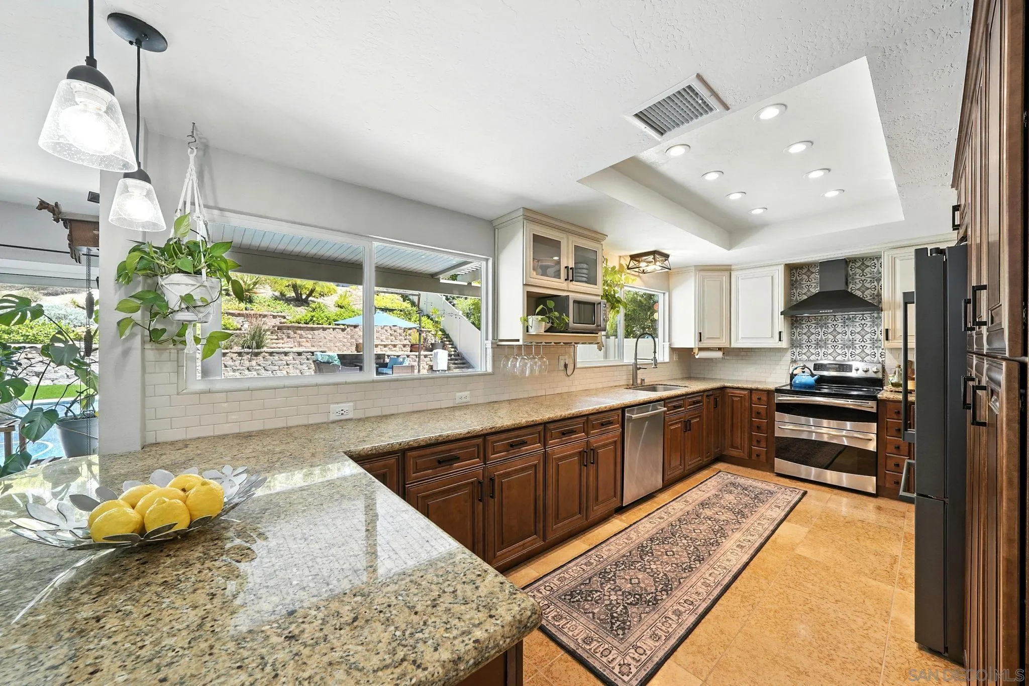 https://cdn.realtyfeed.com/cdn/127/250037665/cb38757ae8d6f1872b4f8257d13a9c49.webp