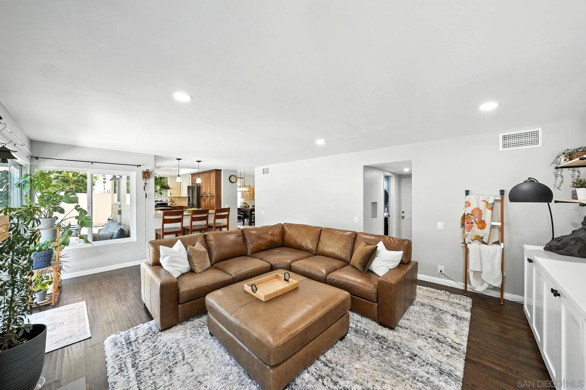 https://cdn.realtyfeed.com/cdn/127/250037665/e4e2eedf0db5feb497fcfeb7c7b8acef.webp
