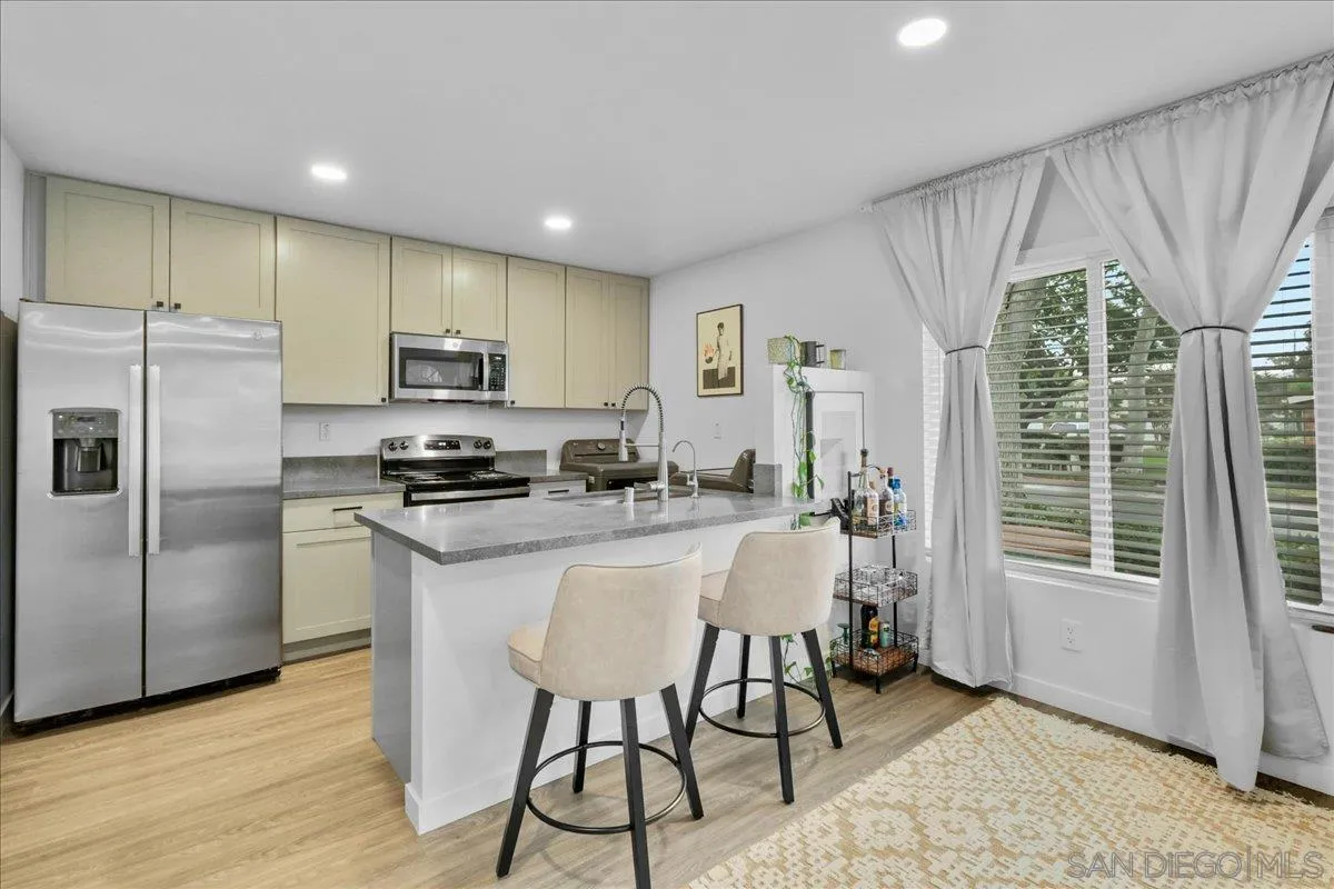 Photo #3: 250037667 Listing 