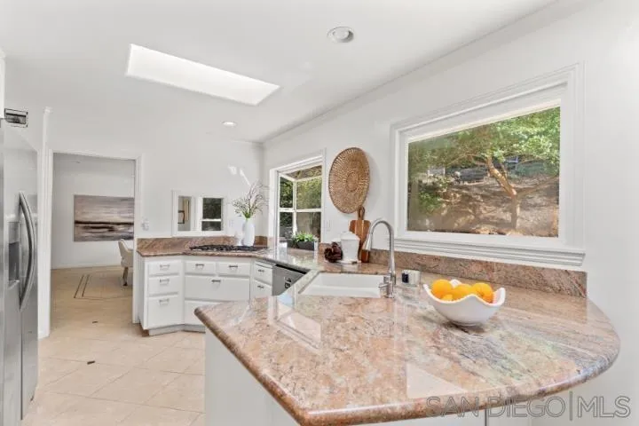 https://cdn.realtyfeed.com/cdn/127/250037669/9cab89fed7cbb2cb7a2fd2a79be5ba60.webp